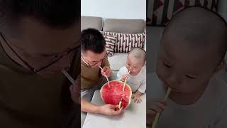 儿子生病不喝药，这西瓜汁还得是爸爸有办法！#baby#funny#cutebaby