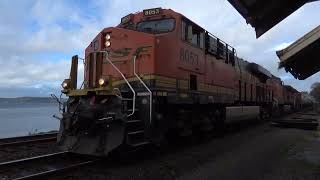 (Southbound) BNSF Priority Manifest Train BLAST THROUGH the Steilacoom Ferry Terminal.