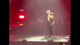 Sum 41 - Master of Puppets Solo + Chorus [Live @Place Bell, Laval, QC] 25 Janvier 2025