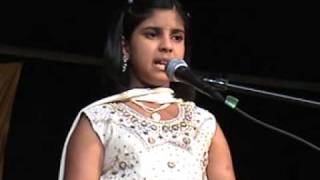 Anusha singing Ullasada Hoomale from kannada movie Cheluvina Chittara