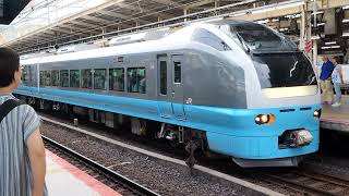 E653系カツK71編成(水色)横浜駅発車