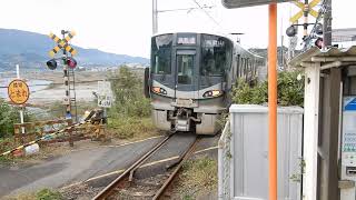 JR和歌山線　西笠田駅から下り227系1000番台普通が発車