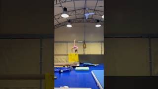 NUOVA ENTRATA A TRAVE 🚀💛 #ginnasticaartistica #gold #gymnast #training #team #balancebeam #gym