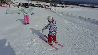 4歳の子供の初スキー　タイ人妻がレッスン？　私は一人練習です。#SAHORO#SKI#HOKKAIDO