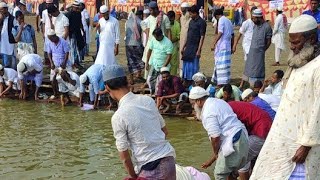 মগরাহাট রমজানিয়া এজতেমা প্রথমদিন যোহরের নামাজ এর জন্য