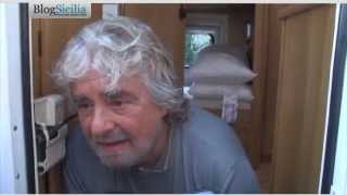 Beppe Grillo parla dopo la traversata dello Stretto