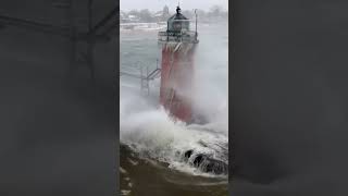 South Haven Lighthouse & Pier Getting Hit With Huge Waves & Ice