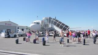 Prima cursă spre Rhodos, inaugurată cu un flashmob pe Aeroportul din Craiova