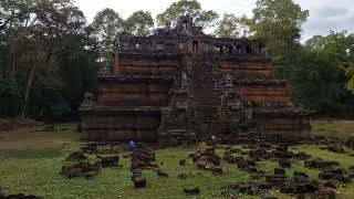 ដើរពី ប្រាសាទភិមានអាកាស ឆ្លងទៅ ប្រាសាទបាពួន