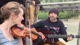 Front Porch Jammin' with Driftwood Holly and Alana Martinson on the Wooden Pearl