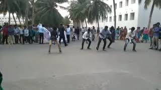 Flash Mob in KSRCT college by ME boys... Unexpected performance