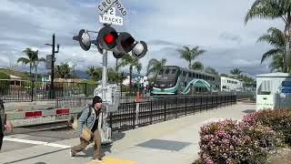 @hawaiiskylineandelevators4115 ​⁠Metrolink 367 arriving \u0026 departing Covina Station