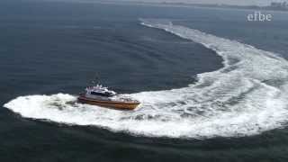 AIDAluna Schleuse Ijmuiden + Showeinlage Lotsenboot | Mai 2013