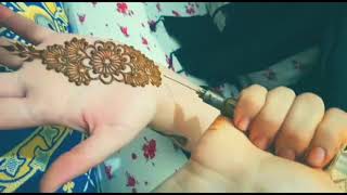 نقش بالحناء داخل اليد Henna engraving inside the hand