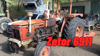 Zetor 6911 tractor working