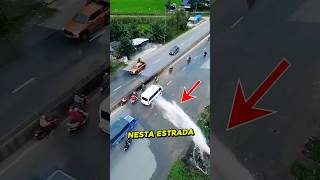 O motorista deste caminhão teve uma ideia que ajudou os outros.