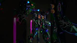 鋼彈!燈光絢麗的大青椒剎帝利  Gundam! The big green pepper Kshatriya with bright lights