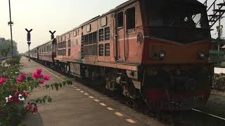 รถไฟไทย Trainthai HD : ขบวน 258 เข้าจอดสถานีรถไฟนครปฐม (4K 2160p)