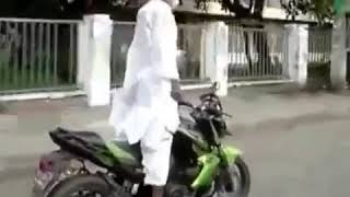 চাচার অসাধারণ বাইক চালান‌ো , Awesome bike Ridding of uncle