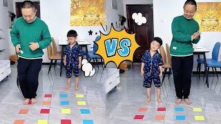 父子两比赛玩游戏！谁先连成一条线就赢了，儿子这操作太厉害了！#Cute baby#Cute#呆萌小米宝#聪明宝宝#萌娃#整蛊#测试