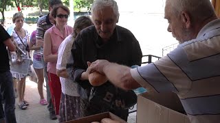 Жители Салтовского района Харькова на регулярной основе получают наборы продуктов от города