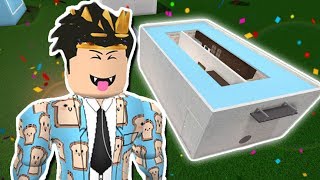 I Made A Cardboard Box House In Bloxburg - 