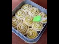 رول سس پستو و پنیر چدار swirl buns with pesto and cheddar cheese