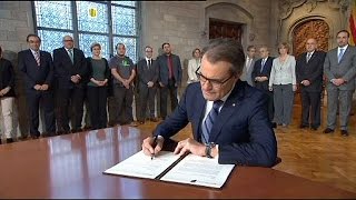 Catalonia President Artur Mas gives green light for independence vote