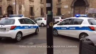 TERNI: SI APRE UNA BUCA, CHIUSA VIA CARRARA