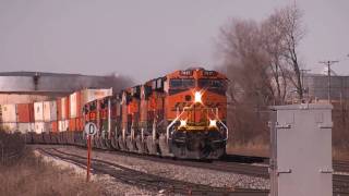 Insane BNSF 11 loco lashup. March 27 2011