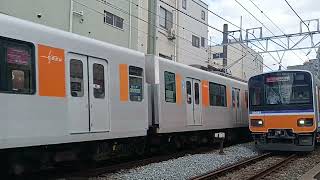 東武50000系  51001編成　普通　池袋行きと東武50090系  51095編成　急行　森林公園行きのすれ違い