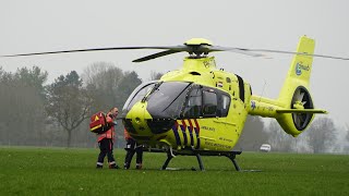 MMT inzet bij ernstig ongeval waarbij persoon onder auto komt - Weper Oosterwolde