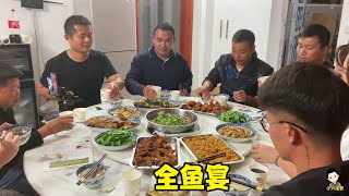 Xiaoliu caught 20 catties of fish, and the village chief made 6 dishes and 1 soup