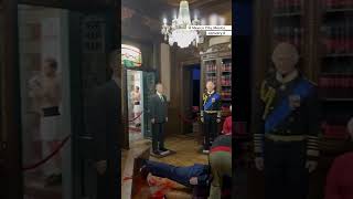 Activist Destroys Netanyahu Wax Statue in Mexico City Museum | Shocking Protest Caught on Video