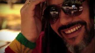 Quique Neira - Yo Planto feat. Alborosie (Video Oficial)