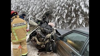 Автоледи пошла на последний обгон: Ребенок остался без родителей в ДТП в Удмуртии - 31.12.2021