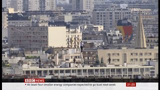 French acrobat Nathan Paulin walks a slackline in Paris (1) (France) - BBC News - 18th Sept. 2021