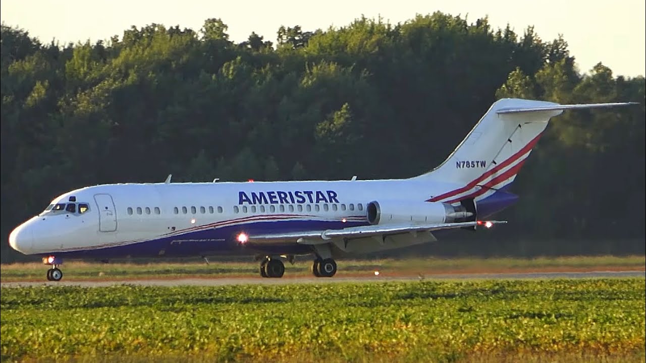 Ameristar DC-9-15(F) [N785TW] Landing At Willow Run Airport - YouTube