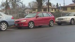 Armed carjackers target teen in SE Portland