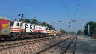 12497 SHANE PUNJAB EXPRESS CROSSING  14217 UNCHAHAR EXPRESS AT NILOKHERI JUNCTION AT 130 SPEED