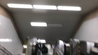 北参道駅改札へのエスカレーター