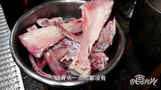 湖南小伙贵阳卖牛肉粉，2米大锅一次熬3000斤高汤，够3000人吃