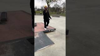 Fake bigflip manny! Liam getting tech! #skateboard #explore #skate #London #skatebording