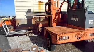 BOSS 567 SIDELOADER LIFT TRUCK