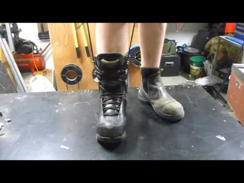 Tie Your Snowboard Boots Like Boss HD Tie Your Snowboard Boots Like Boss HD