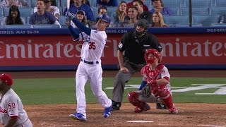 PHI@LAD: Bellinger hits foul pole to go back-to-back