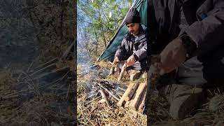 Knife skills: splitting wood for firewood in the wilderness #WoodSplitting#KnifeSkills