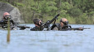 Recon Marines Conduct Dive, Live-Fire