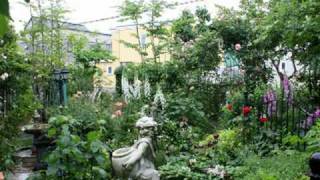 「雨に咲く魅惑の花園」江別市 Flower garden of enchantment that blooms in rain　　　　　　