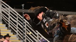 Stormy Wing rides for 86.25 points with two bulls (PBR)